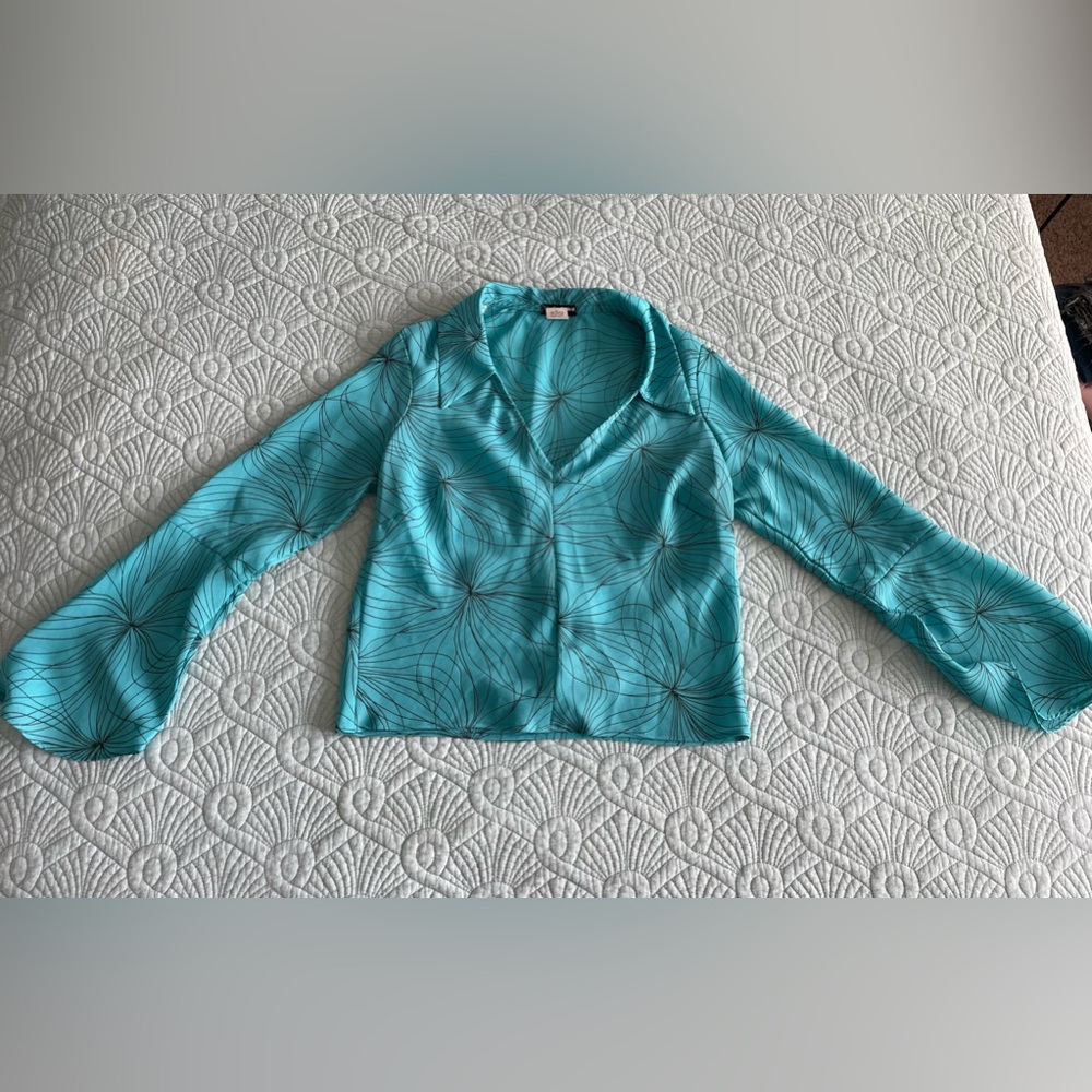 Studio Soleil Teal blouse with mid sleeve flare, size small